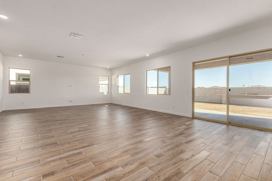 Spacious, unfurnished interior of a new home in Landmarke, San Tan Valley (Image 9). Spacious, unfurnished interior of a new home in Landmarke, San Tan Valley (Image 9).