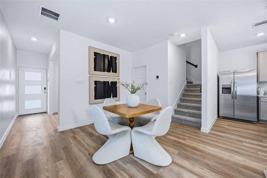 Furnished interior view inside a new home in Highland Court, Houston (Image 8).