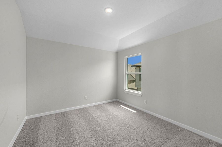 Spacious, unfurnished interior of a new home in Lexington Heights, Willis (Image 16).