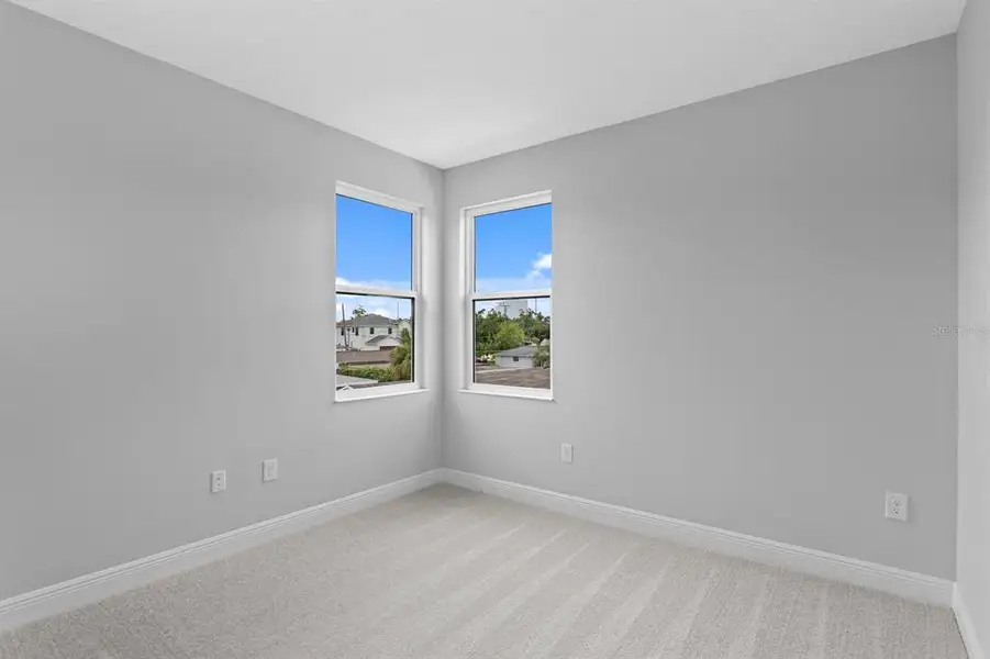 Spacious, unfurnished interior of a new home in , Tampa (Image 17).