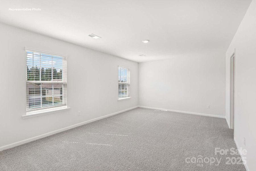 Spacious, unfurnished interior of a new home in Stanton, Richburg (Image 37).