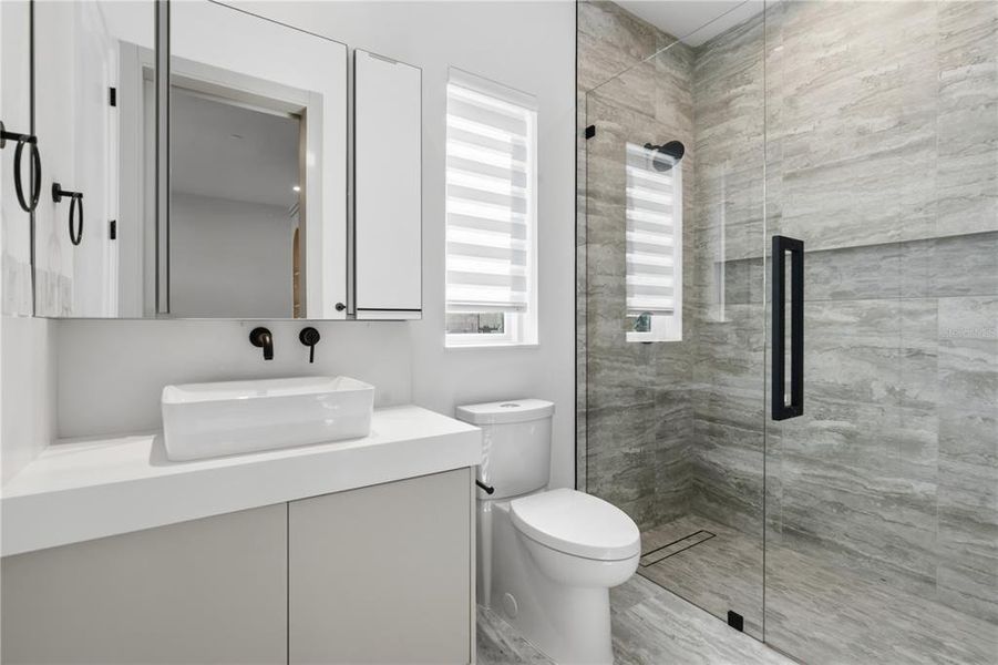 Furnished interior view inside a new home in , Montverde (Image 6).