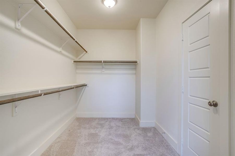 Spacious, unfurnished interior of a new home in , Fort Worth (Image 29).