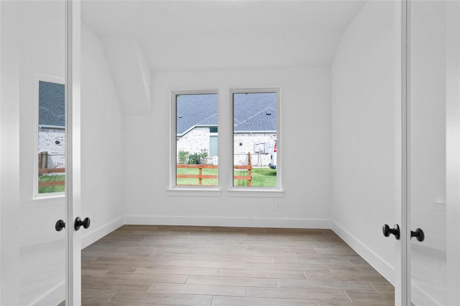 Spacious, unfurnished interior of a new home in Timber Hollow, Magnolia (Image 21).