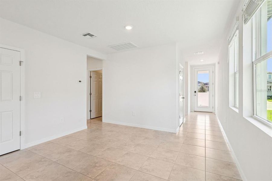 Spacious, unfurnished interior of a new home in Springs at Lake Alfred - Classic Series, Lake Alfred (Image 26).