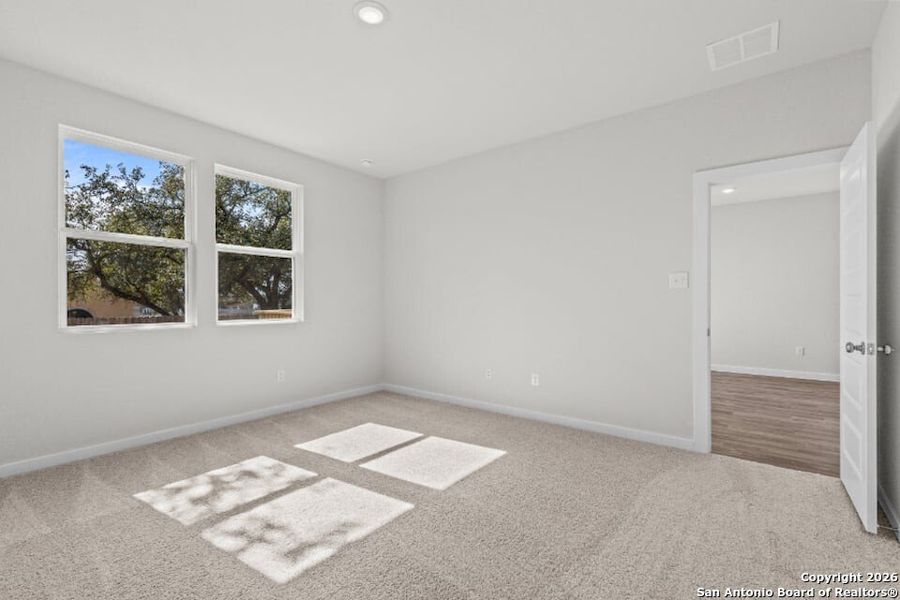 Spacious, unfurnished interior of a new home in Agave, San Antonio (Image 11).
