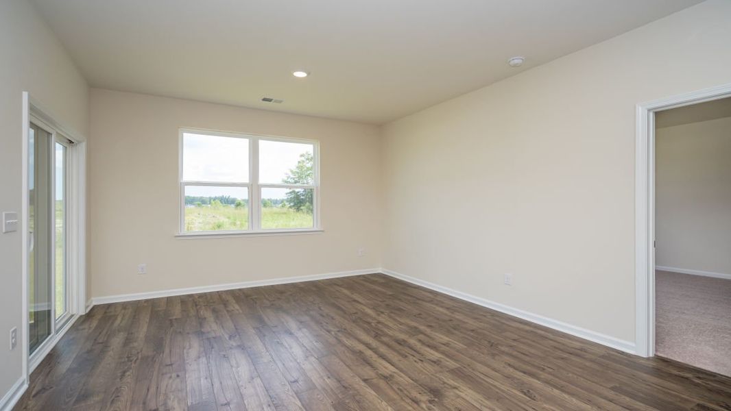 Representative unfurnished interior of a home built from the Aria by D.R. Horton in Summerville, Darlington (Image 21).