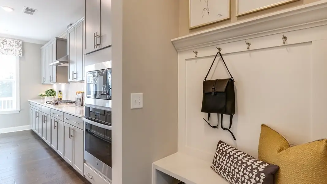 2816 Edison II Kitchen Drop Zone F1