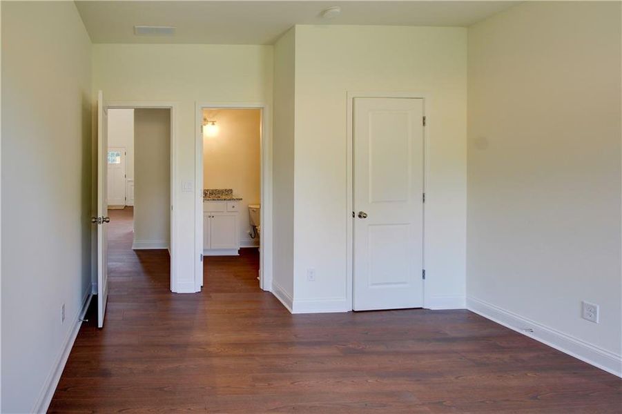 Spacious, unfurnished interior of a new home in , Covington (Image 28).