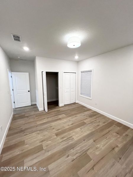 Spacious, unfurnished interior of a new home in , Jacksonville (Image 11).