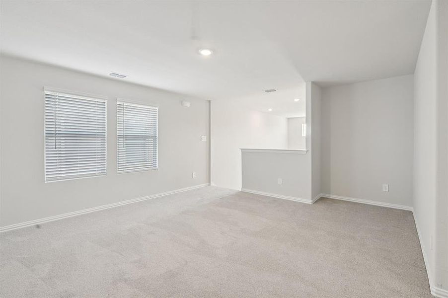 Spacious, unfurnished interior of a new home in Simpson Crossing - Spring Series, McKinney (Image 28). Spacious, unfurnished interior of a new home in Simpson Crossing - Spring Series, McKinney (Image 28).