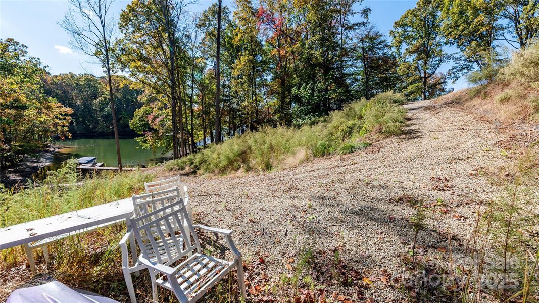 Natural landscape and outdoor views near in Statesville (Image 24). Natural landscape and outdoor views near in Statesville (Image 24).