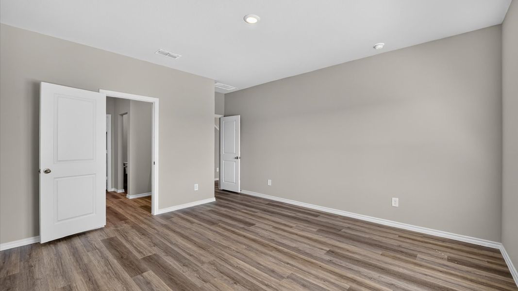Spacious, unfurnished interior of a new home in Bella Vista, Granbury (Image 21). Spacious, unfurnished interior of a new home in Bella Vista, Granbury (Image 21).