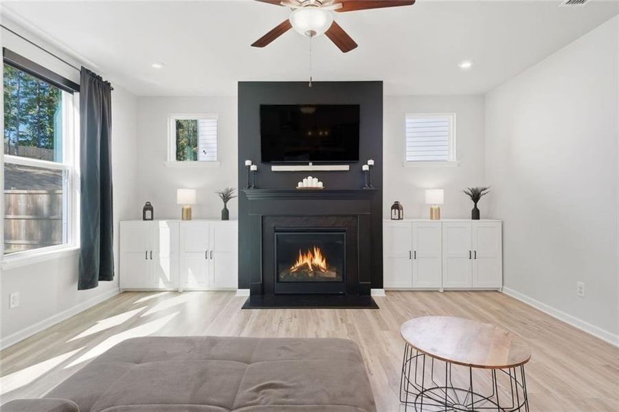 Furnished interior view inside a new home in Riverwood, Dallas (Image 16).