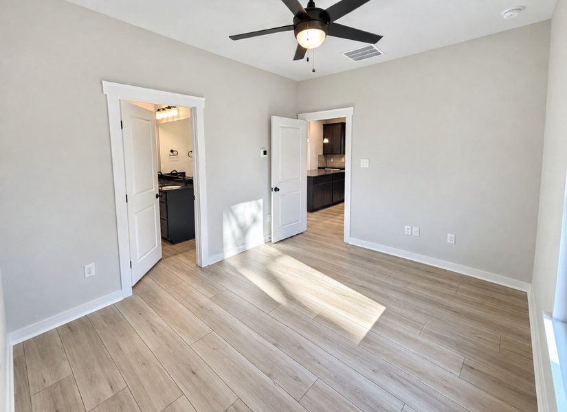 Spacious, unfurnished interior of a new home in Hickory Cove, Burns (Image 13). Spacious, unfurnished interior of a new home in Hickory Cove, Burns (Image 13).