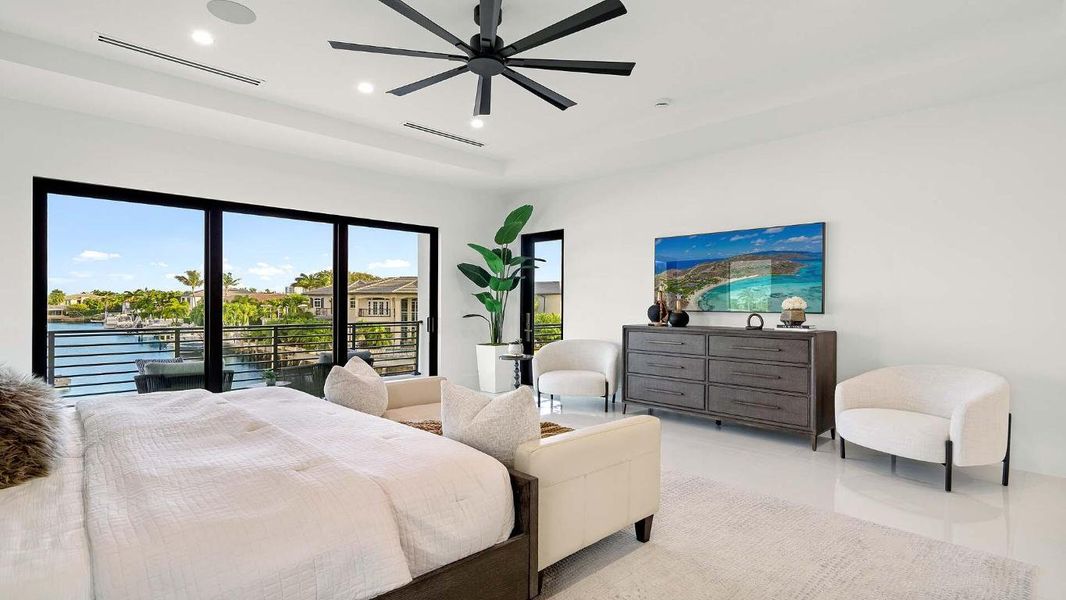 721 NE Marine Dr (25) 721 NE Marine Dr (25)