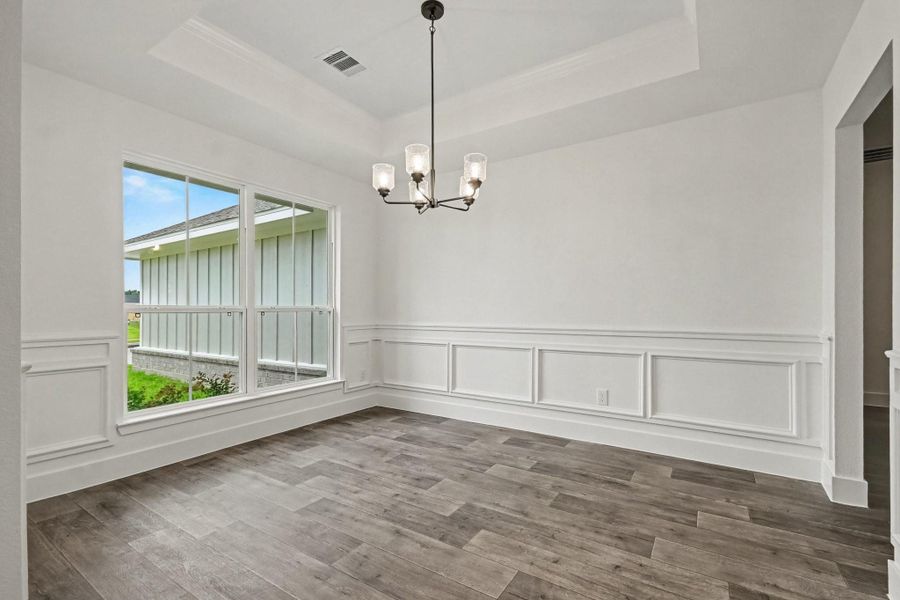 Spacious, unfurnished interior of a new home in Greystone, Angleton (Image 14).