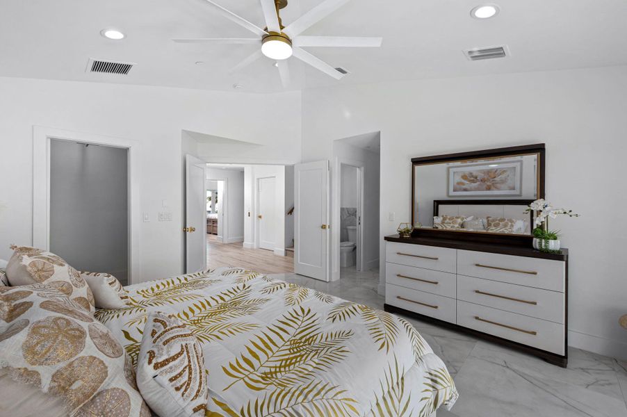 101 Desota St owners swite from inside