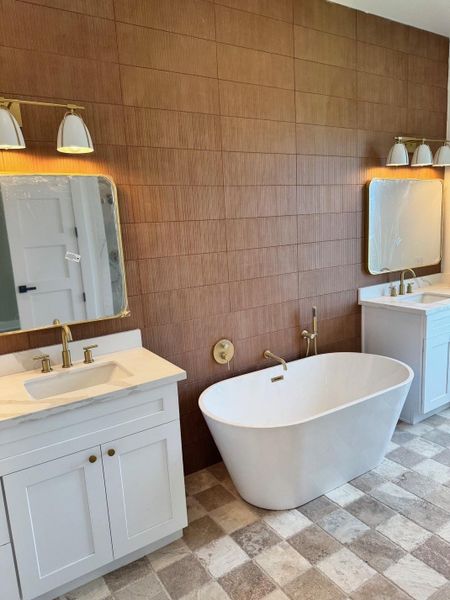 Furnished interior view inside a new home in , Freeport (Image 7).