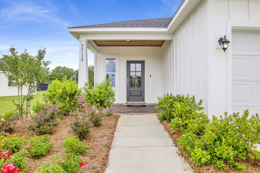Representative exterior details of a home built from the Ashton by Maronda Homes in Seminole Bend, Pensacola (Image 3).