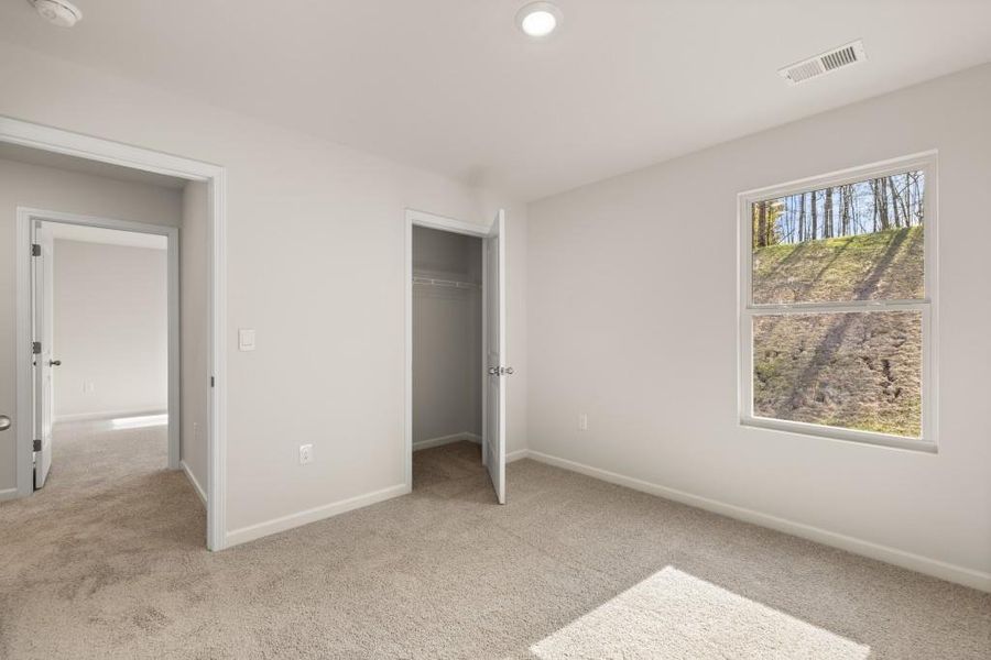 Spacious, unfurnished interior of a new home in Oconee Overlook, Gainesville (Image 45). Spacious, unfurnished interior of a new home in Oconee Overlook, Gainesville (Image 45).