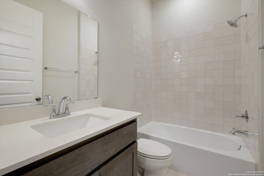 Furnished interior view inside a new home in Esperanza, Boerne (Image 14).