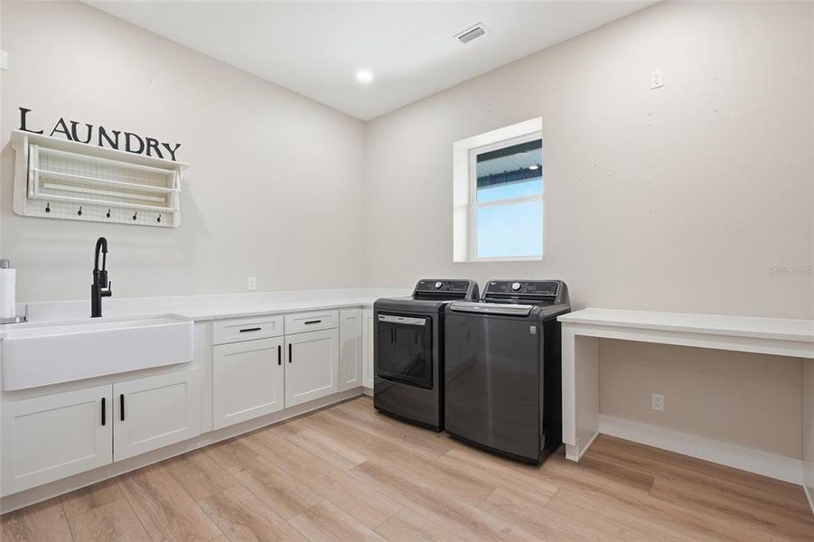 Furnished interior view inside a new home in , Arcadia (Image 10).