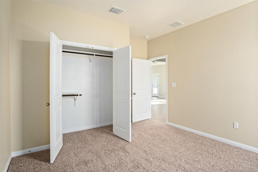 Spacious, unfurnished interior of a new home in , Temple (Image 20).