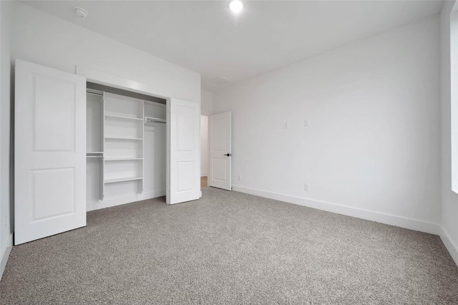 Spacious, unfurnished interior of a new home in , Houston (Image 39).