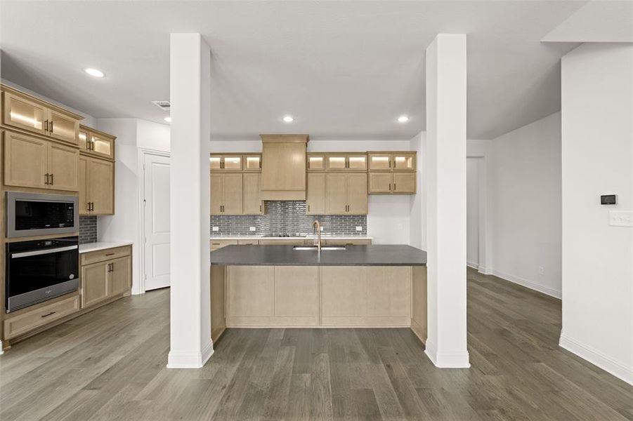 Furnished interior view inside a new home in The Retreat - Phase 1, Waxahachie (Image 5).