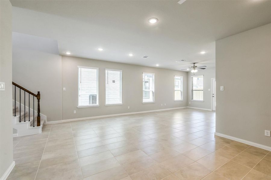 Spacious, unfurnished interior of a new home in Anderson Lakes, Houston (Image 39). Spacious, unfurnished interior of a new home in Anderson Lakes, Houston (Image 39).