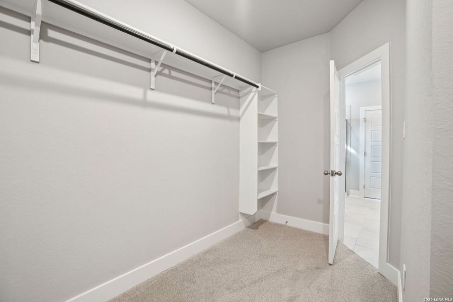 Spacious, unfurnished interior of a new home in Lark Canyon, New Braunfels (Image 34).