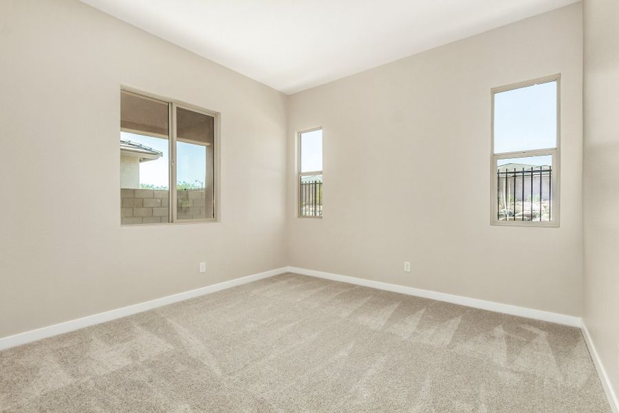 Spacious, unfurnished interior of a new home in Mira Vista at Victory, Buckeye (Image 9).