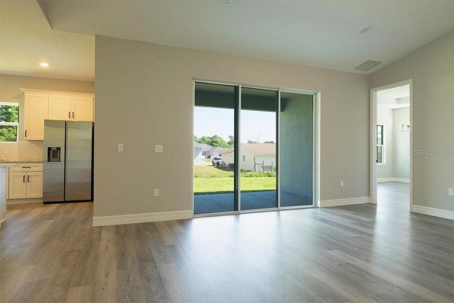 Spacious, unfurnished interior of a new home in , Ocala (Image 13).