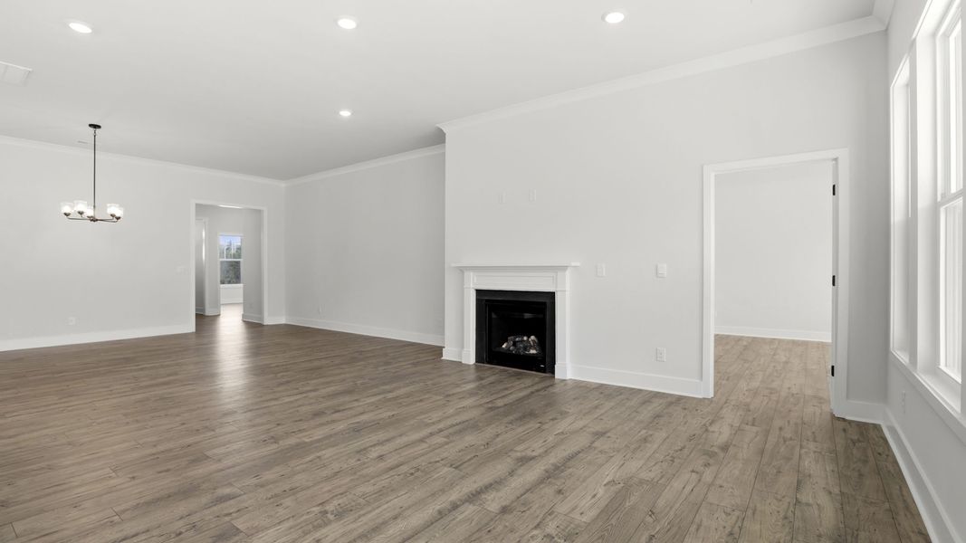 Spacious, unfurnished interior of a new home in Cottonwood Ridge, Piedmont (Image 20).