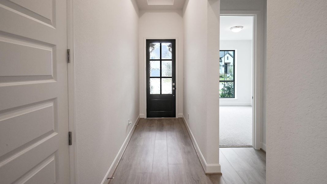 Spacious, unfurnished interior of a new home in Crosswinds, Kyle (Image 20).