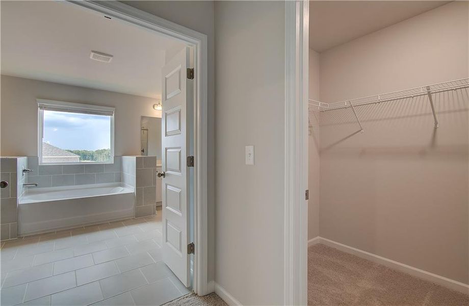 Spacious, unfurnished interior of a new home in Westwind Estates, Hampton (Image 30).