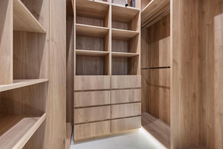 Close-up of interior finishes inside a home in , The Woodlands (Image 22).