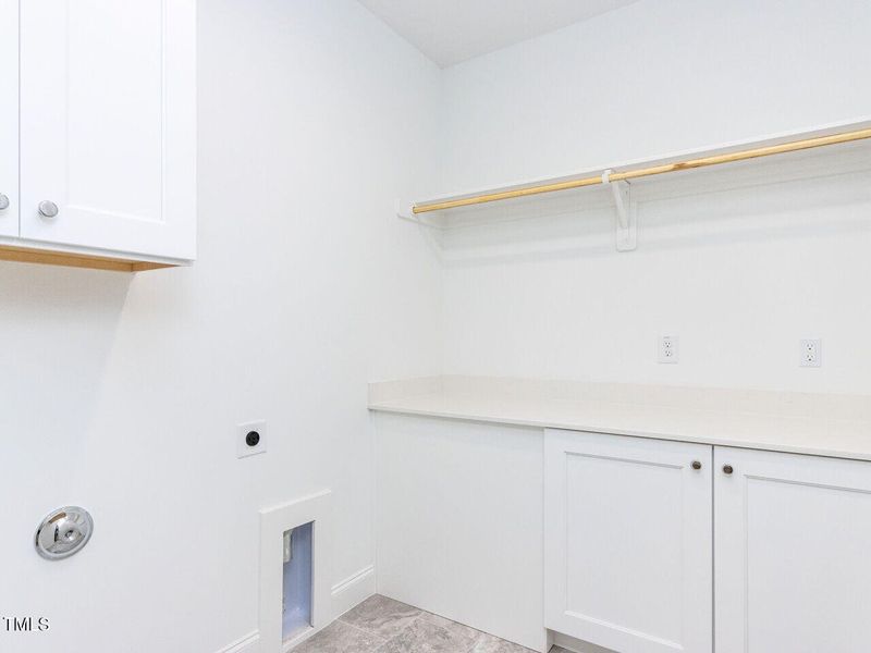 032-1280x960-laundry-room