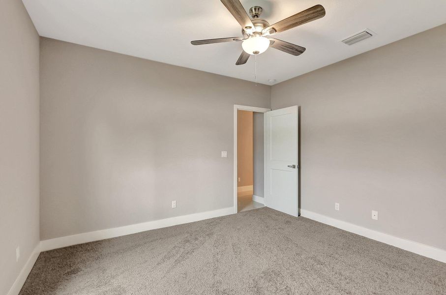 Spacious, unfurnished interior of a new home in , Port St. Lucie (Image 18).