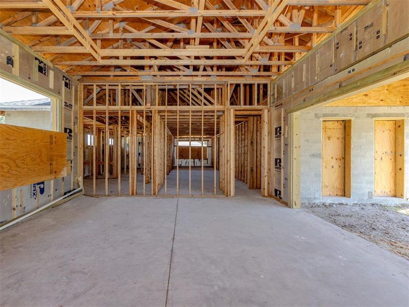 Spacious, unfurnished interior of a new home in , North Port (Image 20).