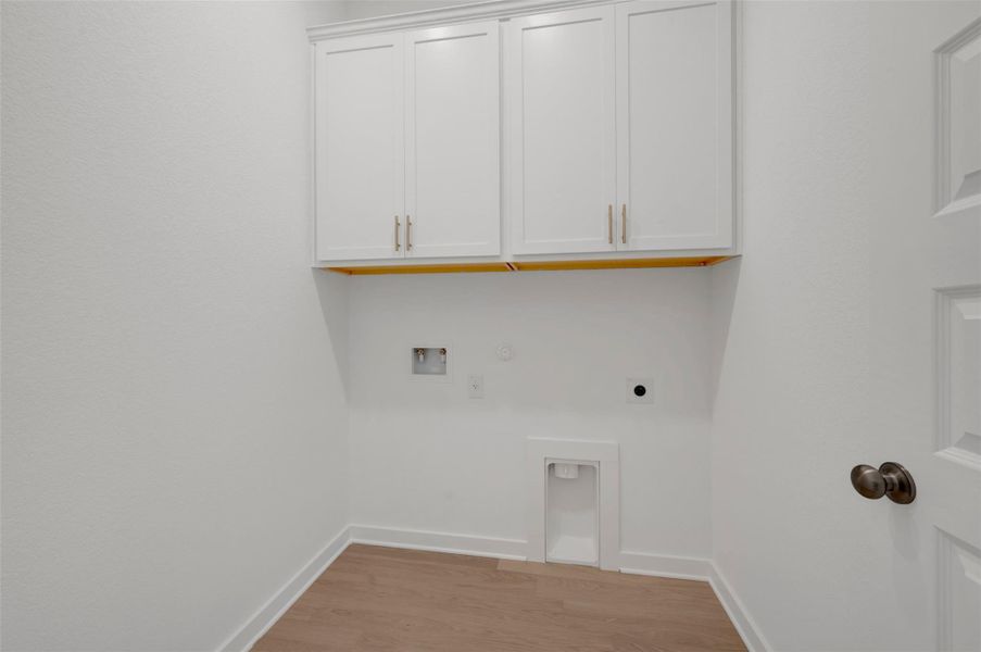 Spacious, unfurnished interior of a new home in Cedar Brook, Leander (Image 21).