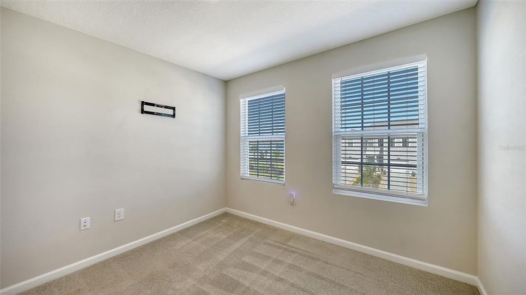 Spacious, unfurnished interior of a new home in , Bradenton (Image 24).