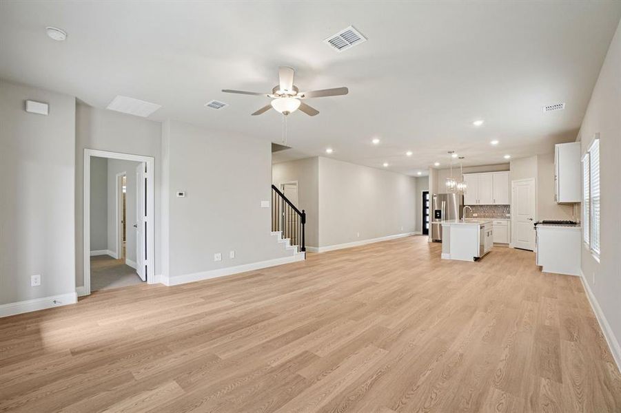 Photo is not of the actual home, but is an inspirational photo of builder’s model home and may depict options, furnishings, and/or decorator features that are not included. Photo is not of the actual home, but is an inspirational photo of builder’s model home and may depict options, furnishings, and/or decorator features that are not included.