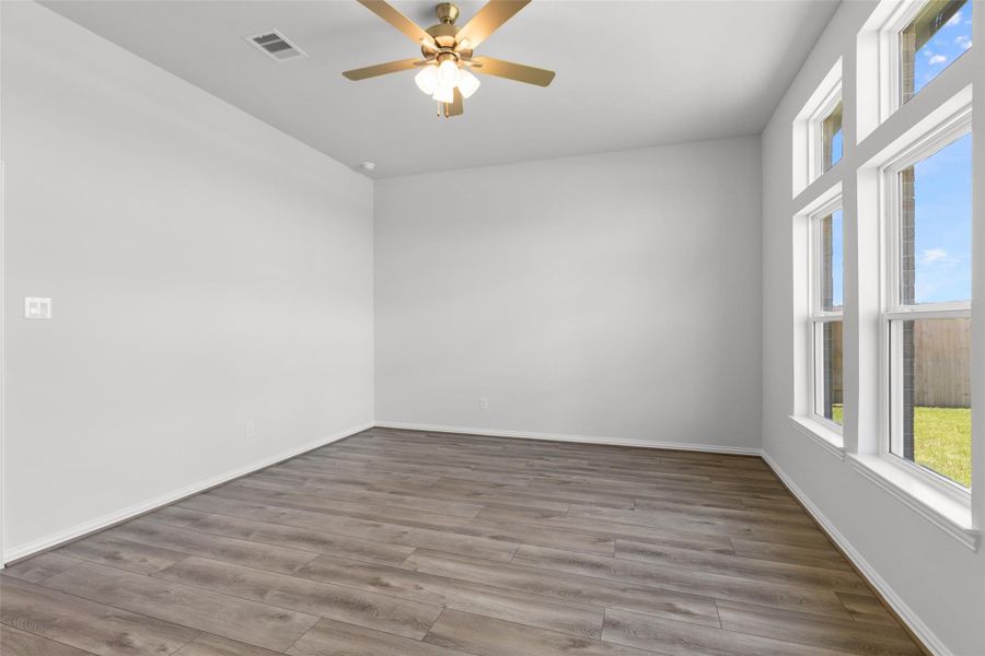 Spacious, unfurnished interior of a new home in Azalea, Katy (Image 21). Spacious, unfurnished interior of a new home in Azalea, Katy (Image 21).