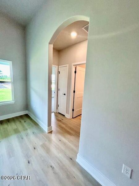 Spacious, unfurnished interior of a new home in Parkbrook, Panama City (Image 13).