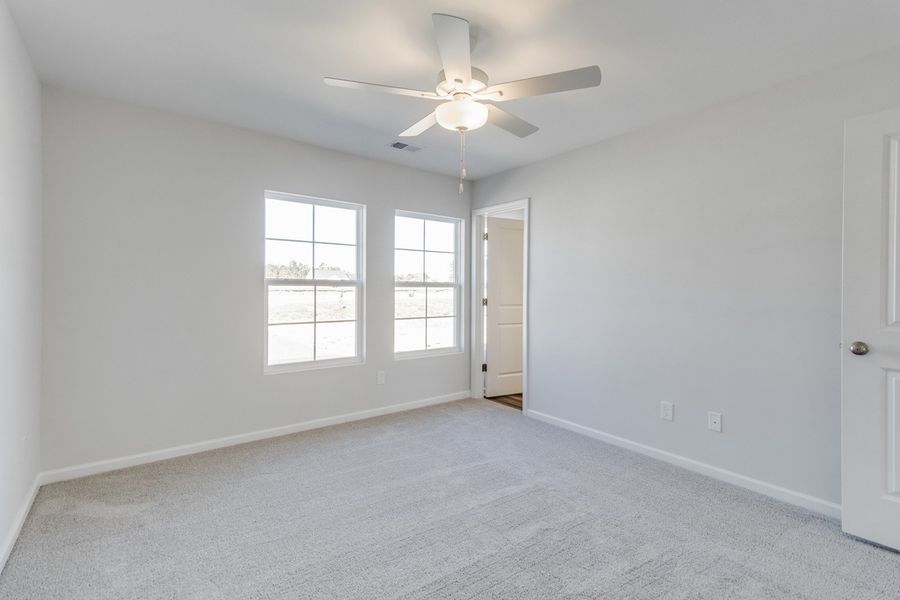 Spacious, unfurnished interior of a new home in Astoria, Columbia (Image 23).