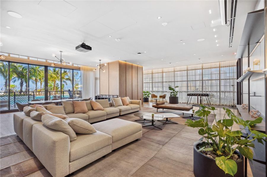 Community amenities in , Miami (Image 47).