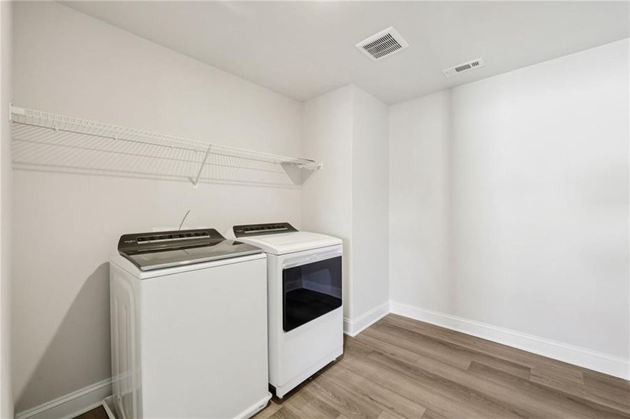 Close-up of interior finishes inside a home in River Pointe, Monroe (Image 20).