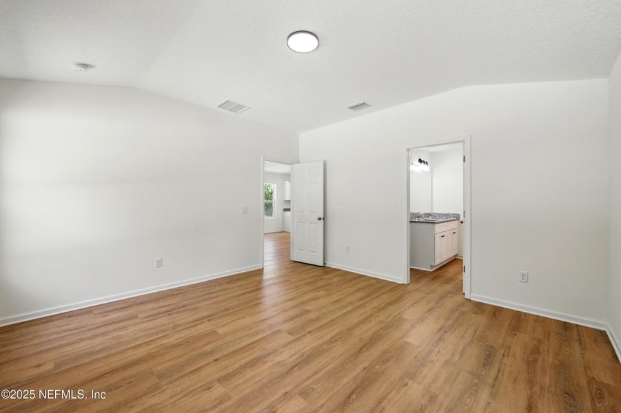 Spacious, unfurnished interior of a new home in , Satsuma (Image 19).